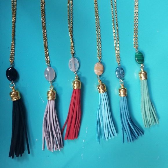 Light blue leather tassel & stone necklace - Picture 3 of 4